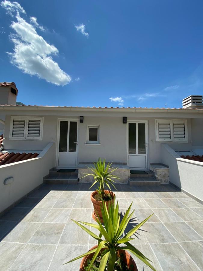 Sunny Bay Apartments Kotor Exterior photo