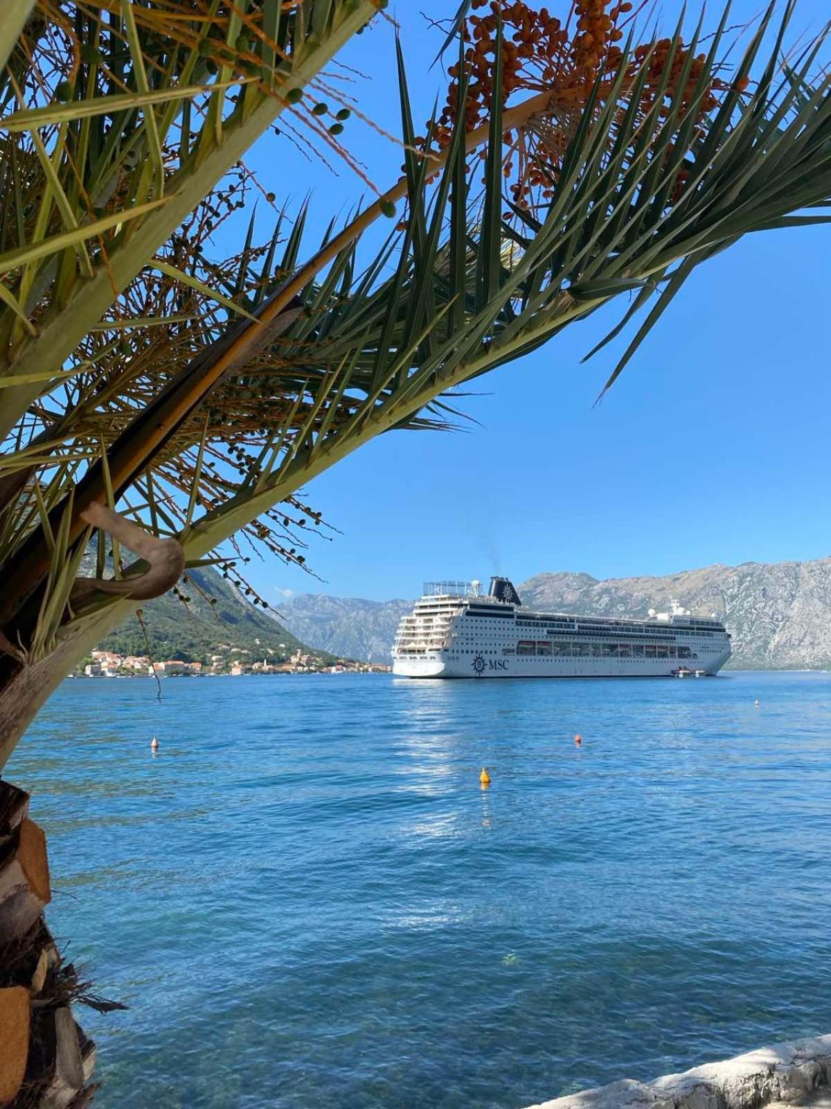 Sunny Bay Apartments Kotor Exterior photo